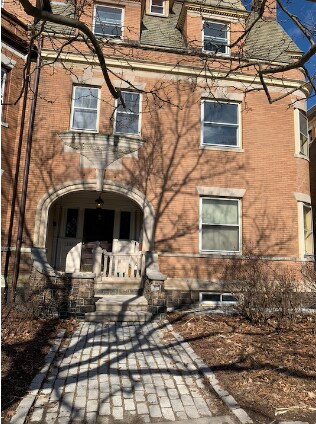 Building Photo - 1750 Beacon St