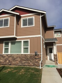 Building Photo - Beautiful Home in Des Moines With A Lot of...