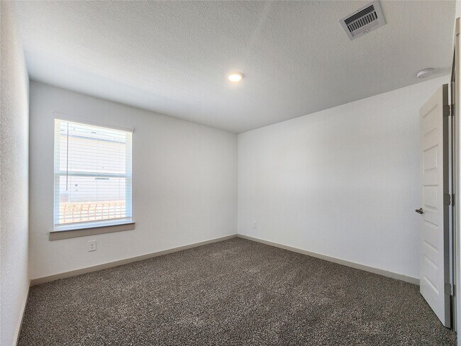 Building Photo - 30010 Ousel Falls Ln