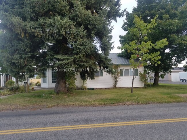 Building Photo - 1827 E 12th Ave