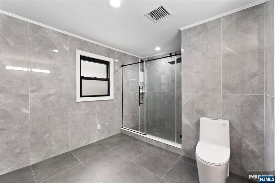 Building Photo - 15 Barnes Dr