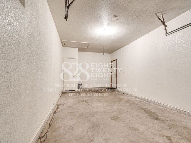 Building Photo - *AVAILABLE NOW!* CUTE 3 BED/2 BATH DUPLEX IN NORMAN!