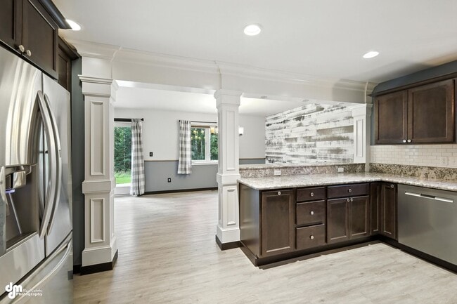Building Photo - 4 Bedroom | 2.5 Bathroom | Garage - Conven...