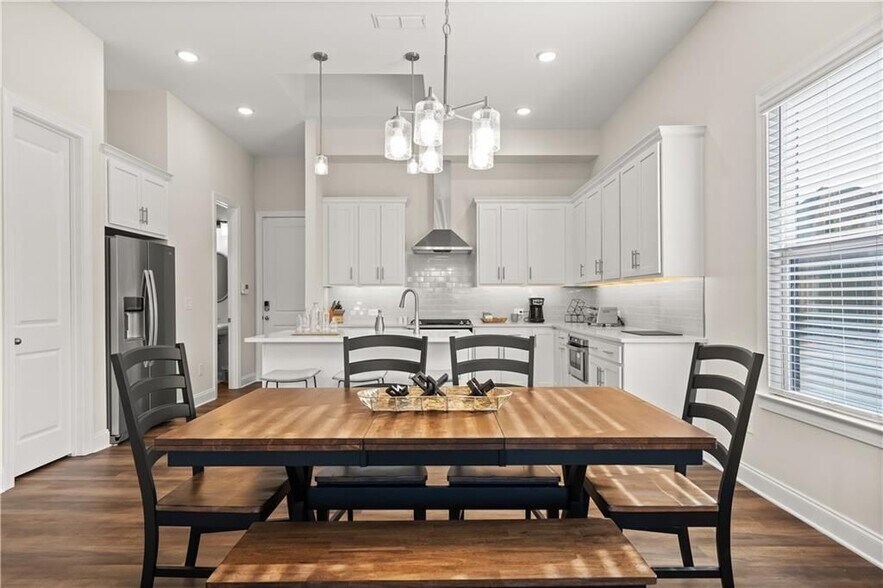 Building Photo - 637 Stickley Oak Way