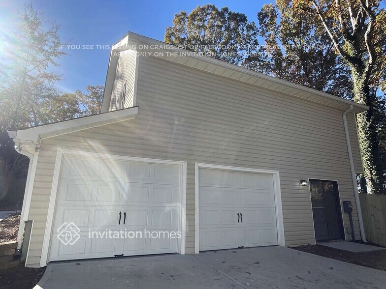 Building Photo - 2206 Arbor Forest Trail SW