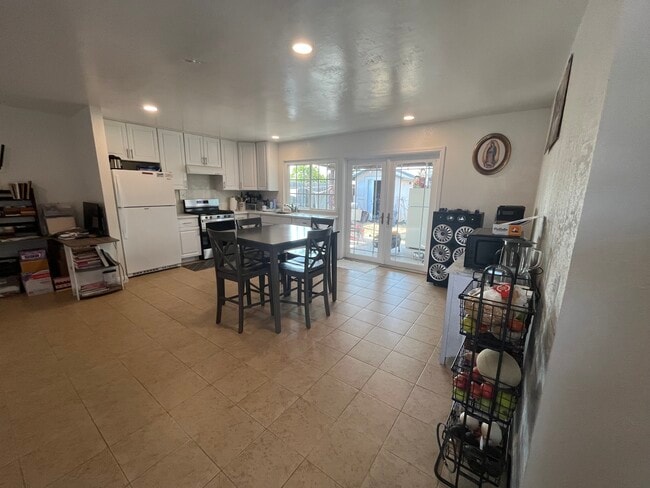 Building Photo - 8695 Belfast Cir