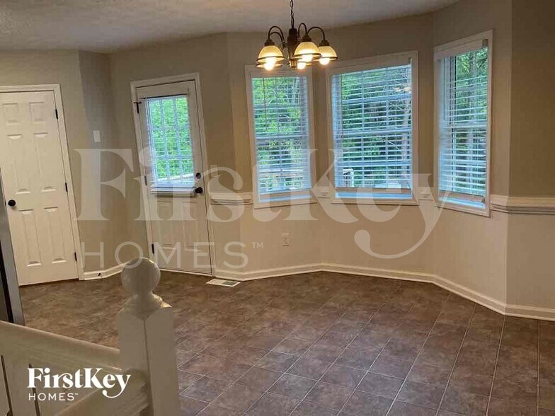 Building Photo - 58 Fairview Oak Trce