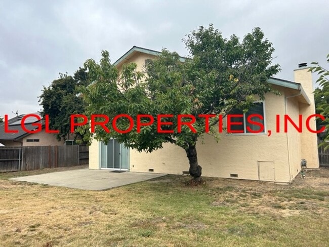 Building Photo - 1470 Pebblewood Dr