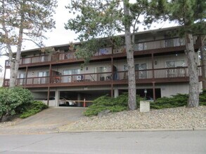 Building Photo - 2022 E 6th St