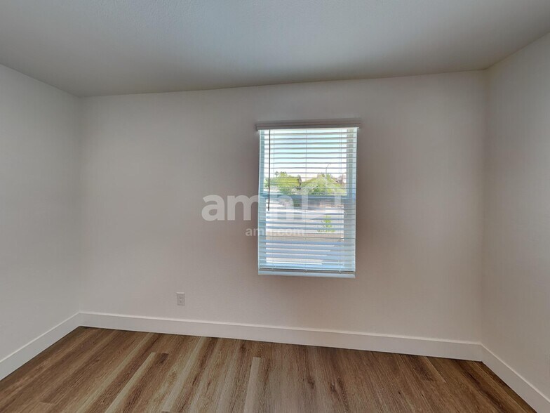 Building Photo - 9555 Harkes Dr