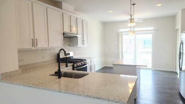 Building Photo - 4444 Monroe Ct