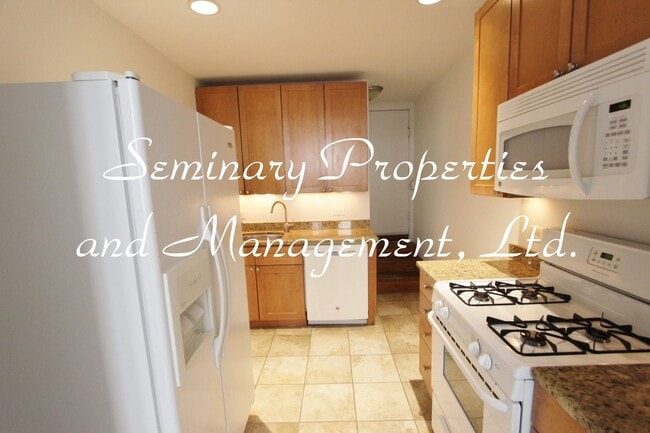 Building Photo - 5826-5828 N Ridge Ave