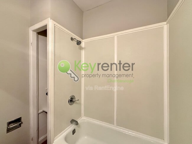 Building Photo - 112 S Seminole Dr