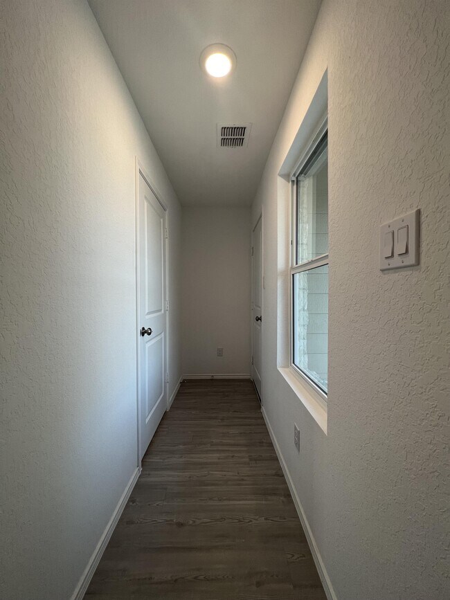 Building Photo - 14823 Brandy Bnd