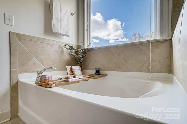 Building Photo - 5006 Sand Trap Court