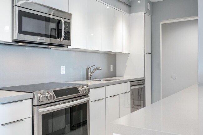 Building Photo - 1111 S Ocean Blvd