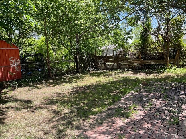 Building Photo - 308 E Kittyhawk Dr