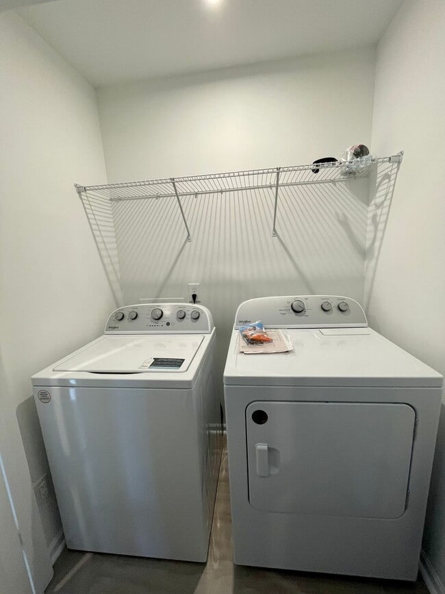 Building Photo - 3BR/2BA Townhome in Popular Pringle Towns