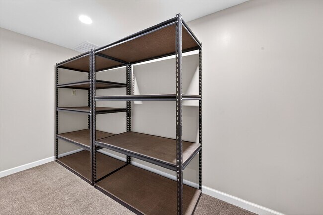 Building Photo - 1203 Dorne Dr