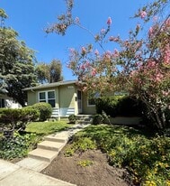 Building Photo - 12747 Oxnard St