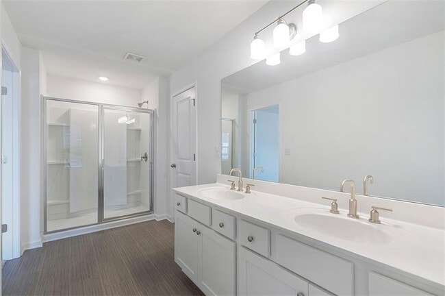 Building Photo - 5740 Thornton Dr