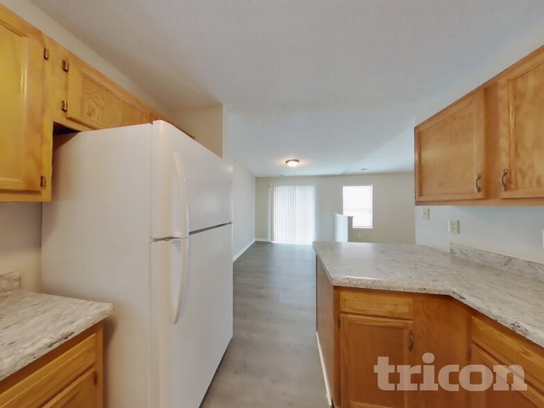 Building Photo - 7403 Grandview Dr