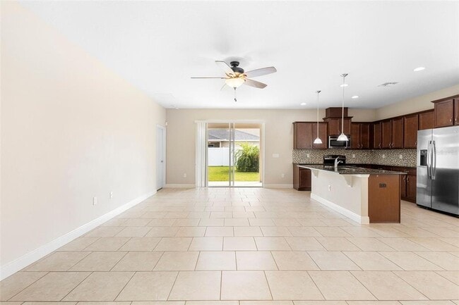 Building Photo - 1497 Softshell St