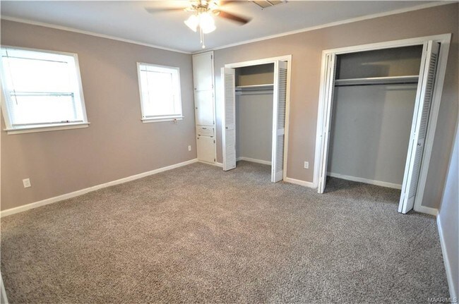 Building Photo - 334 Dee Dr