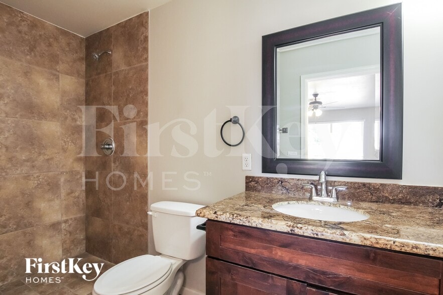 Building Photo - 2722 E Cactus Rd