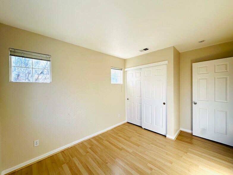 Building Photo - 3729 Seine Ct