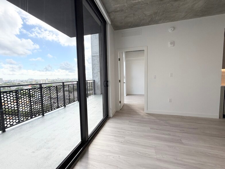 Building Photo - 1635 NE Miami Ct