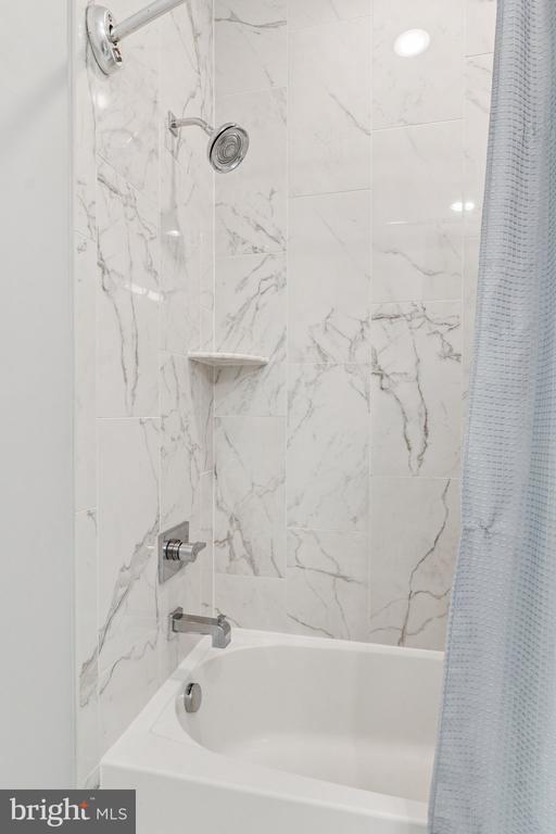 Building Photo - 8091 Red Hook St