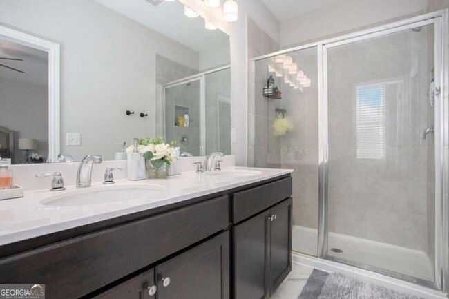 Building Photo - 1961 James Red Moore Blvd