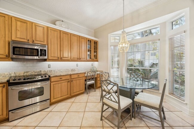 Building Photo - Ocean Village, 3 bed, 2 bath, FULLY furnished home! Walk to the Beach!