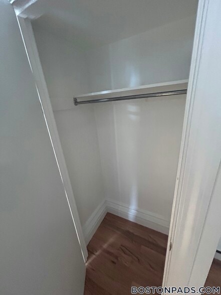 Building Photo - 405 Beacon St