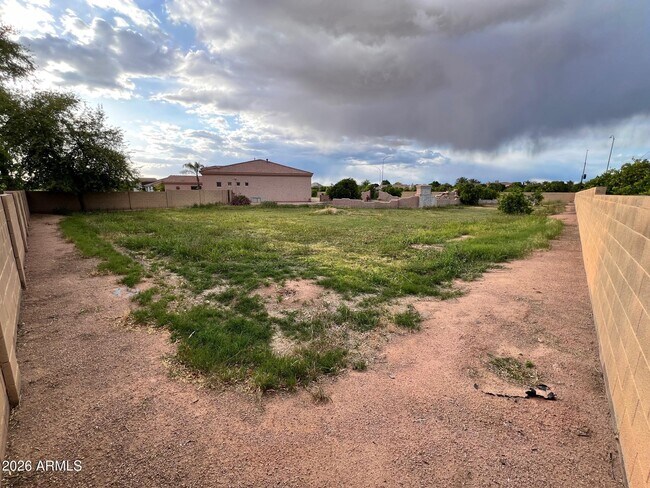 Building Photo - 3550 E June Cir