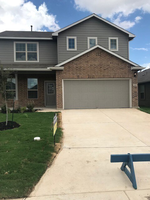 Building Photo - New Braunfels 4 bedroom