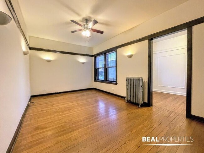 Building Photo - 1 bedroom in CHICAGO IL 60613