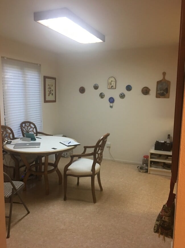 Building Photo - 3br/1.5ba Meadows of Terra Linda Townhouse ~Surrey Lane