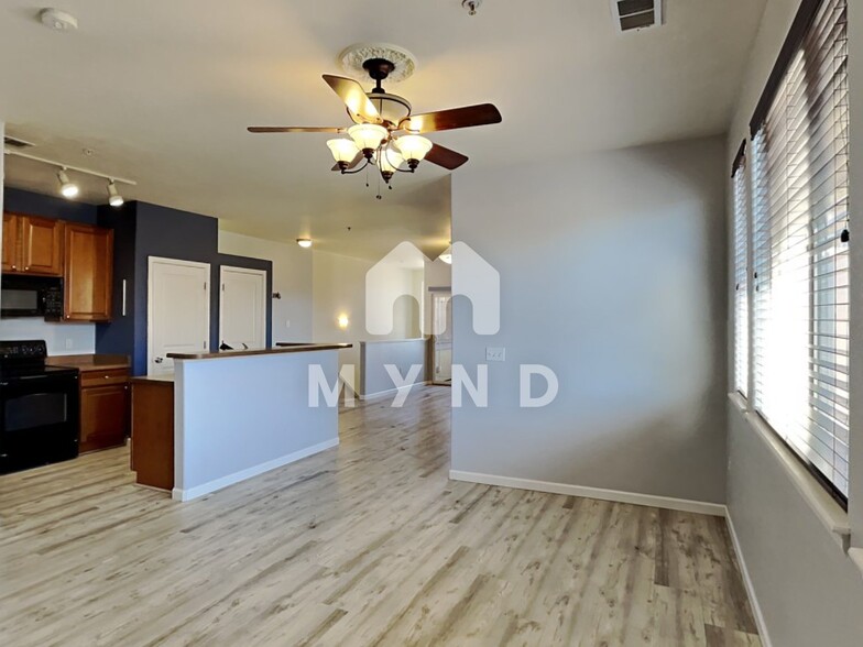 Building Photo - 803 E 98th Ave