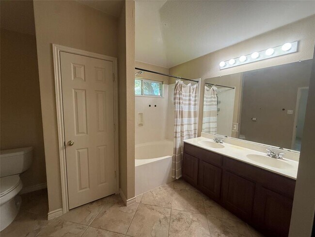 Building Photo - 3314 Blue Ridge Dr