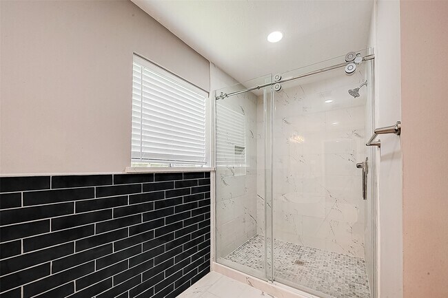 Building Photo - 1623 Cherry Ridge Dr