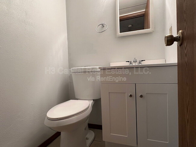 Building Photo - 520 Whip Poor Will