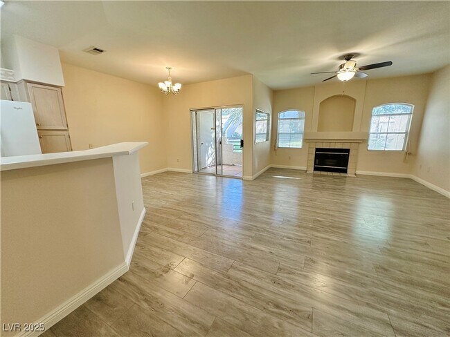 Building Photo - 5415 W Harmon Ave