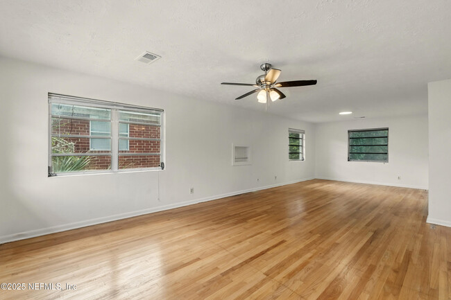 Building Photo - 3144 Belden St