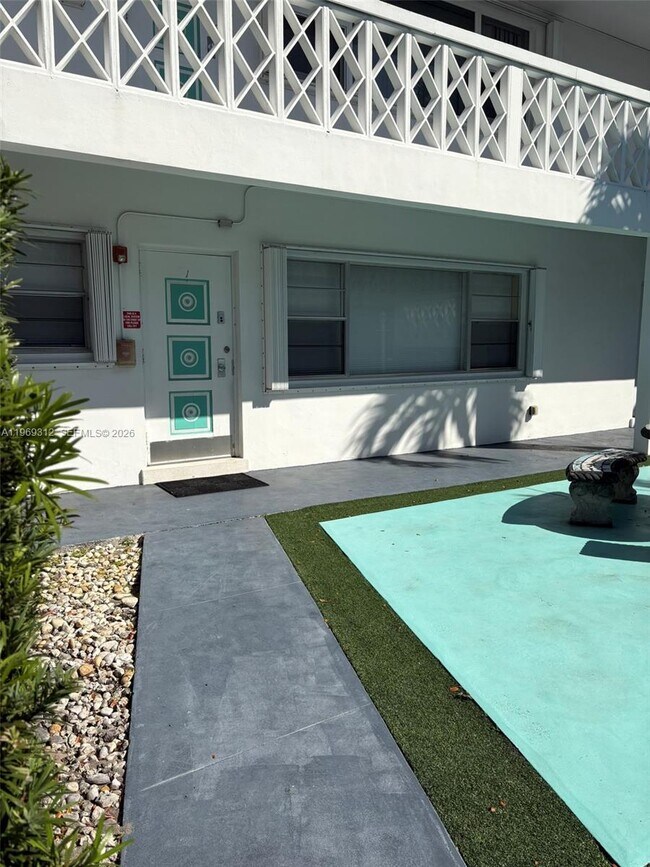 Building Photo - 1005 S 17th Ave