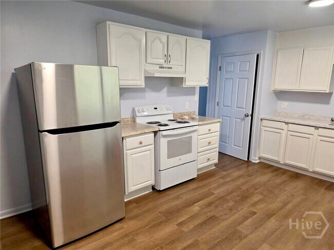Building Photo - 315 Woodridge Cir
