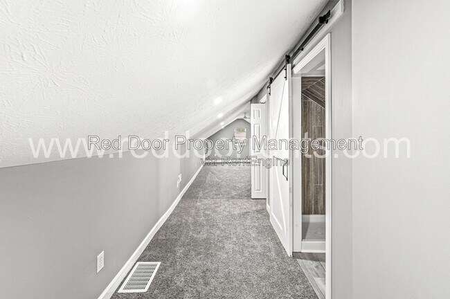 Building Photo - 3340 N Sherman Dr