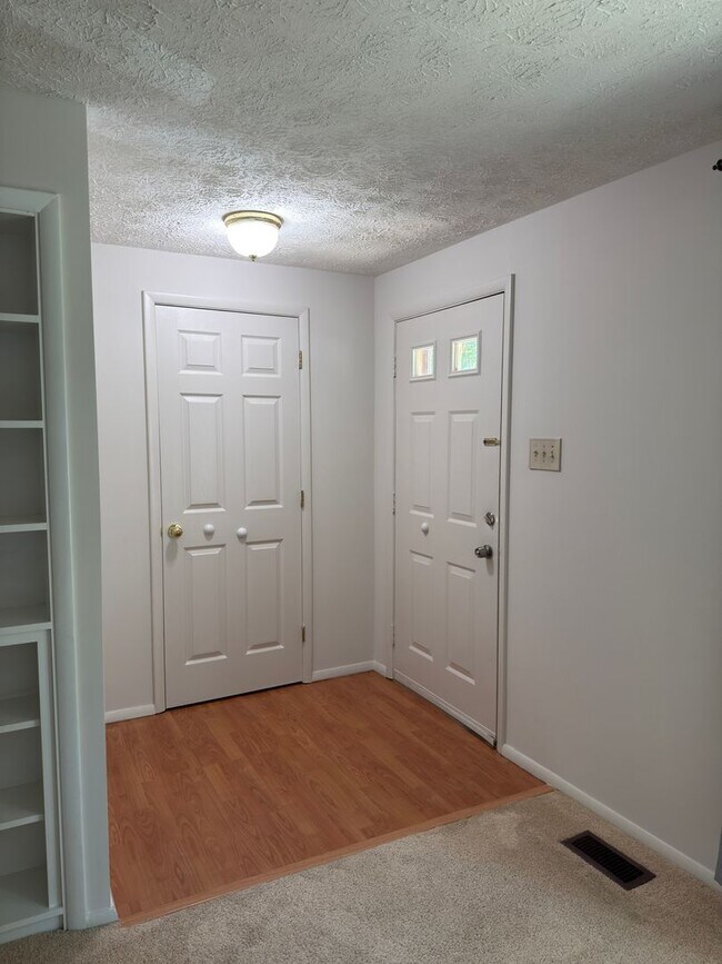 Building Photo - 3 Bed 4 Bath Townhome for Rent in Fairfax, VA!
