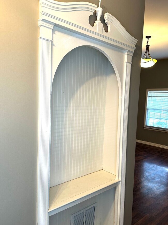 Building Photo - Renovated Germantown House in Great Location